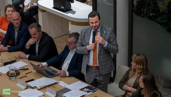 De kersverse burgemeester aan zet en aan het woord - Pelt