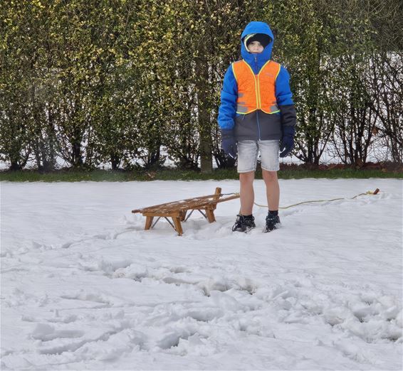 De korte broek in de sneeuw - Pelt