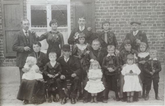 De Reengenoten zoeken hulp bij oude foto - Oudsbergen