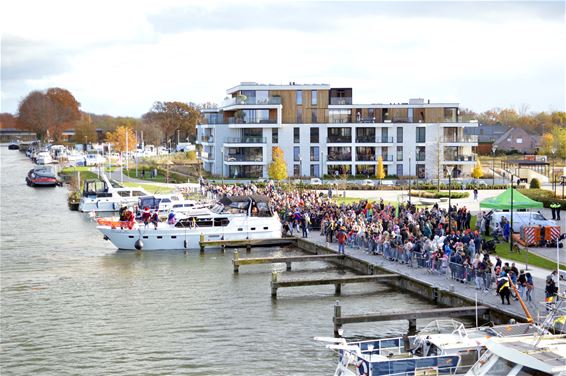 De Sint en trajectcontrole op de Zuid-Willemsvaart - Bocholt