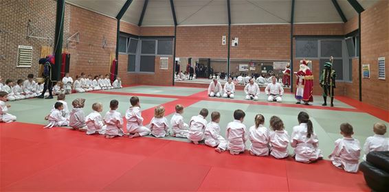 Hamont-Achel - De Sint op bezoek bij ju-jitsuclub Tai Sabaki