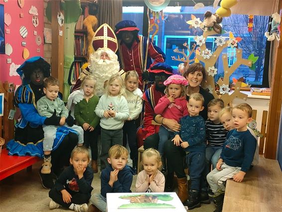 De Sint was in basisschool Lommel-West - Lommel