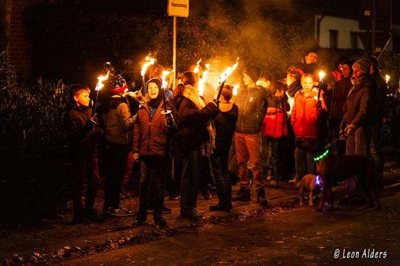 De vormelingen en hun fakkeltocht - Pelt