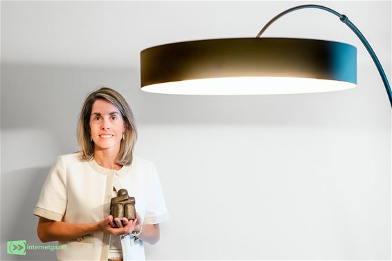Debbie Van Uytvange maakt rouw bespreekbaar - Pelt