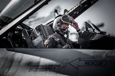 Bocholt - Demopiloot F16 laat drie jaar van zich horen