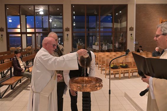 Doop Ziggy tijdens paaswake in Stal - Beringen