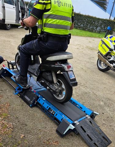 Drie fatbikes en bromfiets in beslag genomen - Pelt