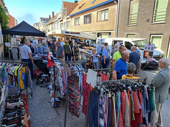 Een gezellige drukte op de jaarmarkt - Pelt