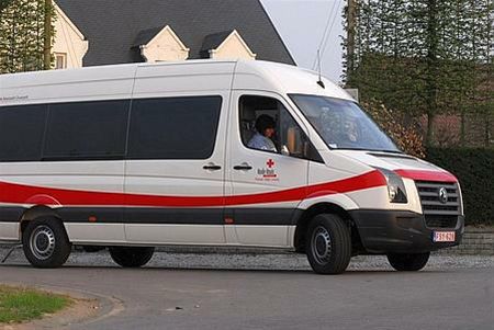 Een polyvalente wagen voor het Rode Kruis - Pelt