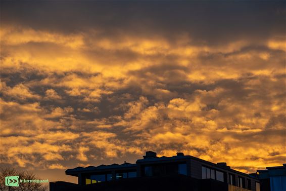Een woeste hemel boven Pelt - Pelt