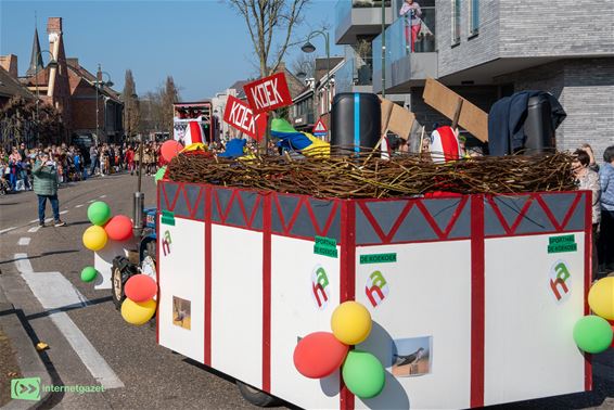 Hamont-Achel - Eerste Achelse carnavalsstoet een groot succes