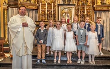 Eerste communie in Sint-Laurentiuskerk - Hamont-Achel
