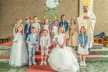 Eerste Communie voor twaalf kinderen in Hamont-Lo - Hamont-Achel