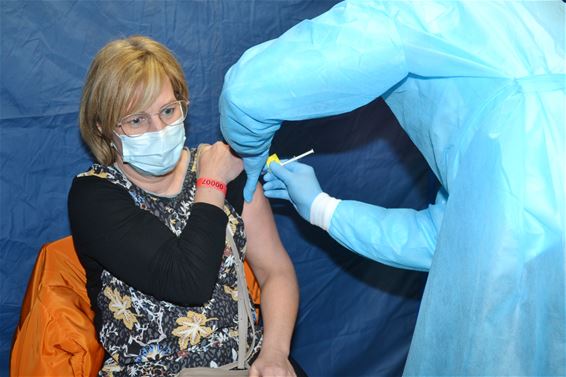 Eerste vaccinaties in Soeverein toegediend - Lommel & Pelt