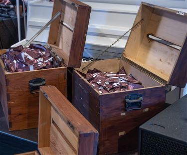 Eindejaarsactie Peer: 7.500 € aan cadeaubonnen