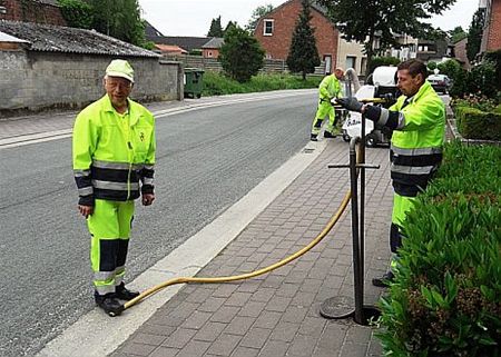 Elke brandkraan heeft haar bordje - Hamont-Achel