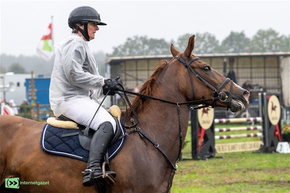Elvi Cox haalt barrage op PK Limburg - Hamont-Achel
