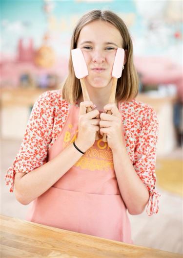 Emma schittert in Junior Bake Off Vlaanderen - Lommel