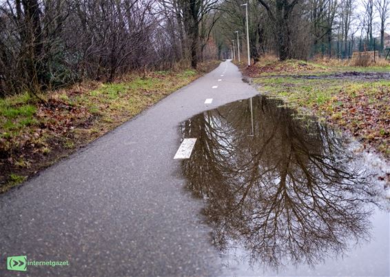 En het regent nog altijd... - Pelt