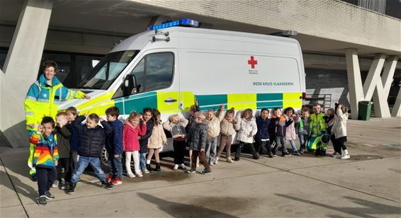 En toen moest de ziekenwagen komen... - Peer