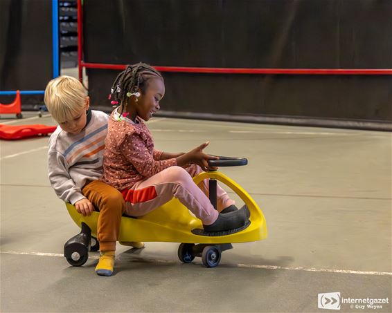 En die kleuters rollebollen maar door! - Lommel