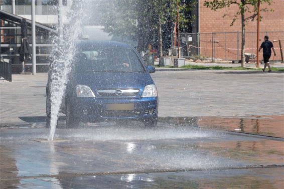 Even door de fontein... - Lommel