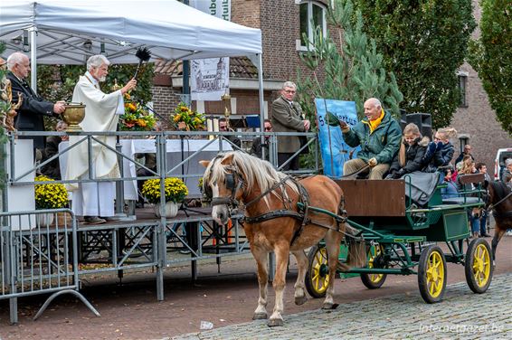 Extra veel volk voor Sint-Hubertusviering - Pelt