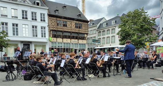 Fanfare Overpelt neemt afscheid van dirigent - Pelt