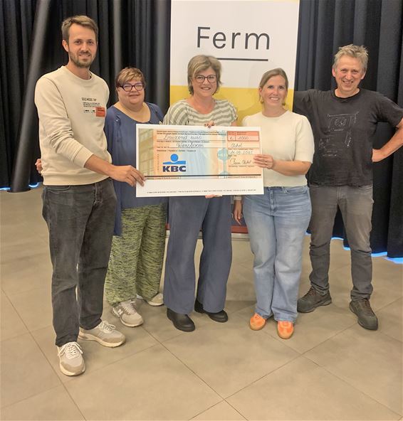 Ferm Achel centrum schenkt 1.000 euro aan Wensboom - Hamont-Achel