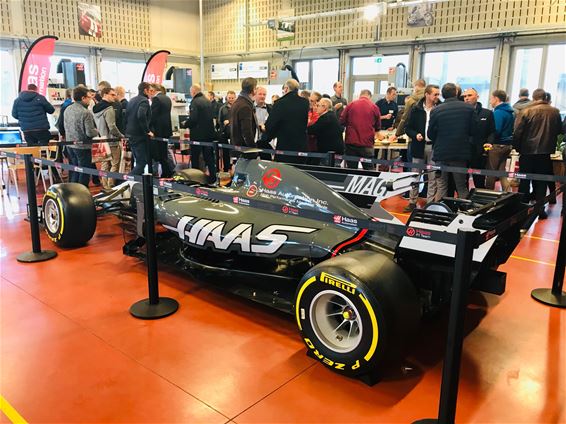 Formule 1-auto op campus Spectrumcollege - Beringen