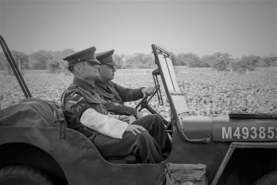 Foto's historische colonne 80 jaar bevrijding - Lommel