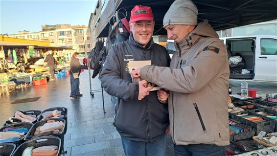 Franky trakteert - Pelt