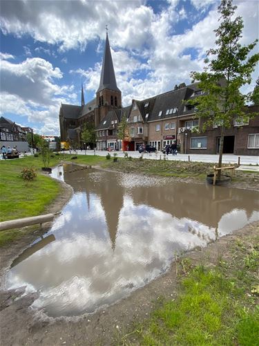 Genieten vanaf het vernieuwde Marktplein - Pelt