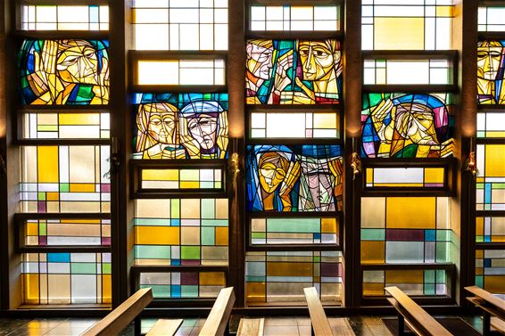 Gerard Coenen brengt glasramen Hamont-Lo tot leven