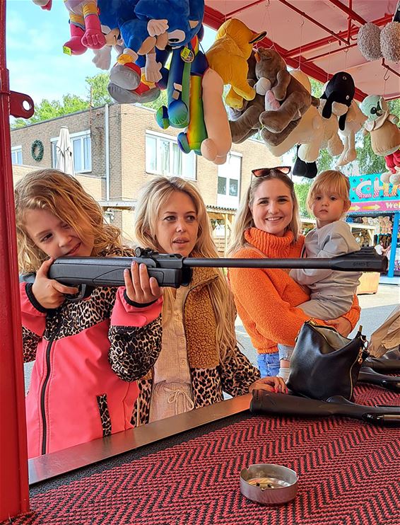 Pelt - Geslaagde wijkkermis in Overpelt-Fabriek