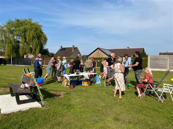 Gezellig burenfeest - Beringen