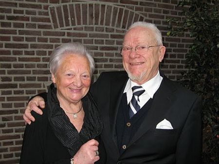 Gouden bruilot in de Norbertinessenlaan - Neerpelt