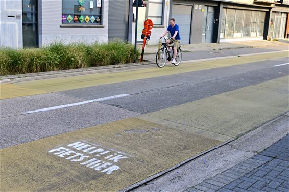 Guerilla-actie 'Help! Ik fiets hier' - Beringen