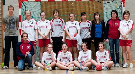 Handbal: meisjesminiemen naar finale - Neerpelt