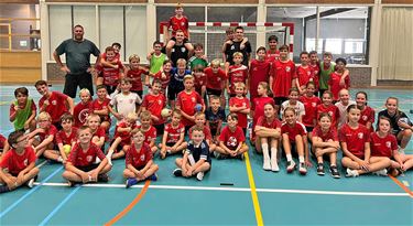 Pelt - Handbalkamp van start met 56 kinderen