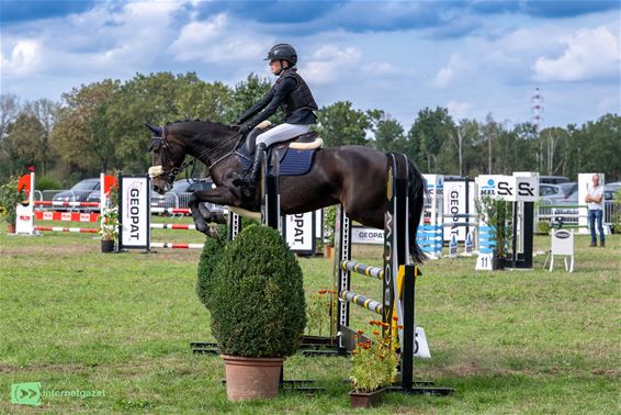 Hanneke Bloemen in actie op Hennemeeuwis - Oudsbergen