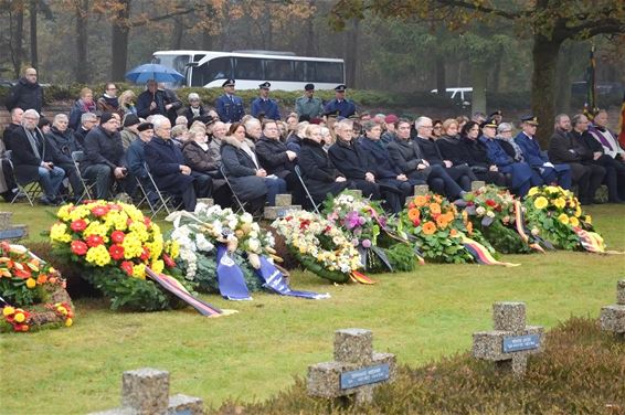 Herdenking op Duitse militaire begraafplaats - Lommel