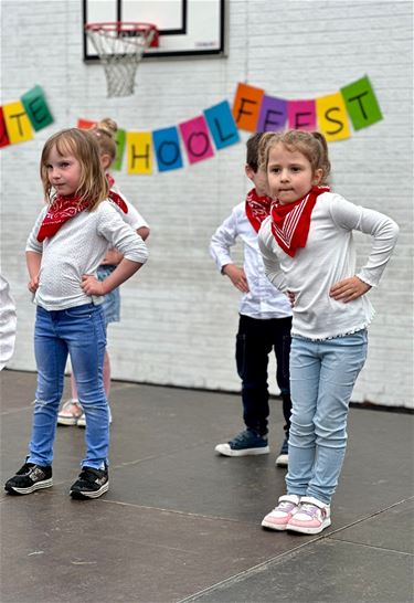 Het foute schoolfeest, bij XCL Wegwijs - Lommel