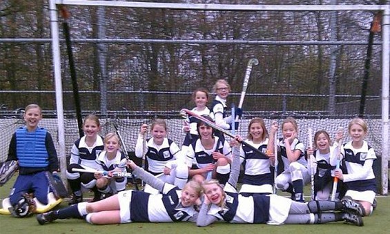 Hockey: miniemen meisjes winnen - Neerpelt