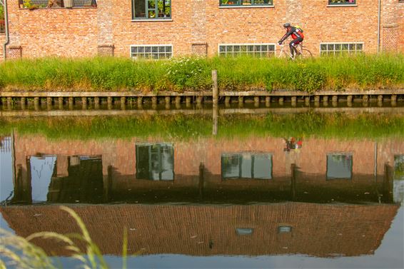 Hoe sterk is de eenzame fietser... - Lommel