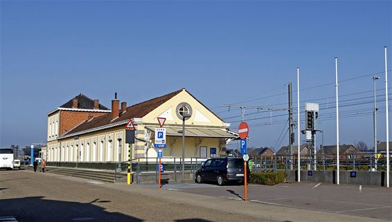 'Hoppinpunt' bij station Neerpelt - Pelt