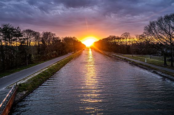 Ik heb de zon zien zakken in... 't kanaal - Pelt