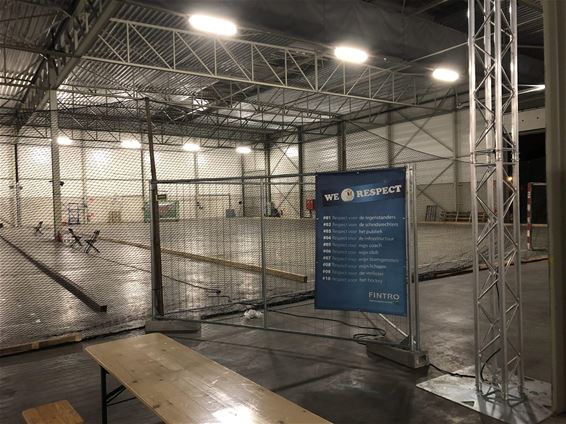 Indoorhockeytornooi in voormalige fabriek - Pelt