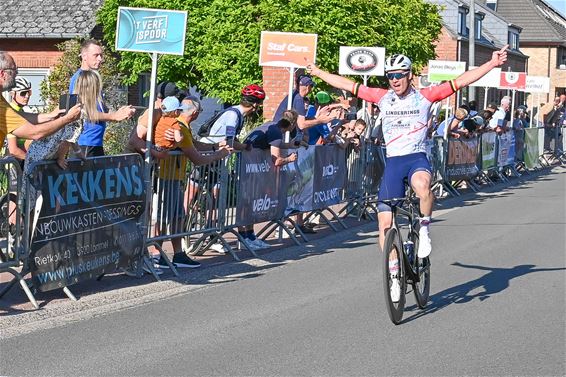 Internationale opkomst voor kermiskoers Lutlommel - Lommel