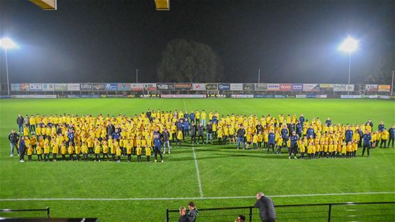 Jeugd en 1e elftal laten Lutlommel VV stralen: 6-0 - Lommel